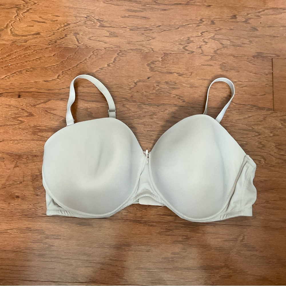 M&S Nude Basic Padded No Underwire Adjustable Clasp Bra Size 42D Everyday Wear